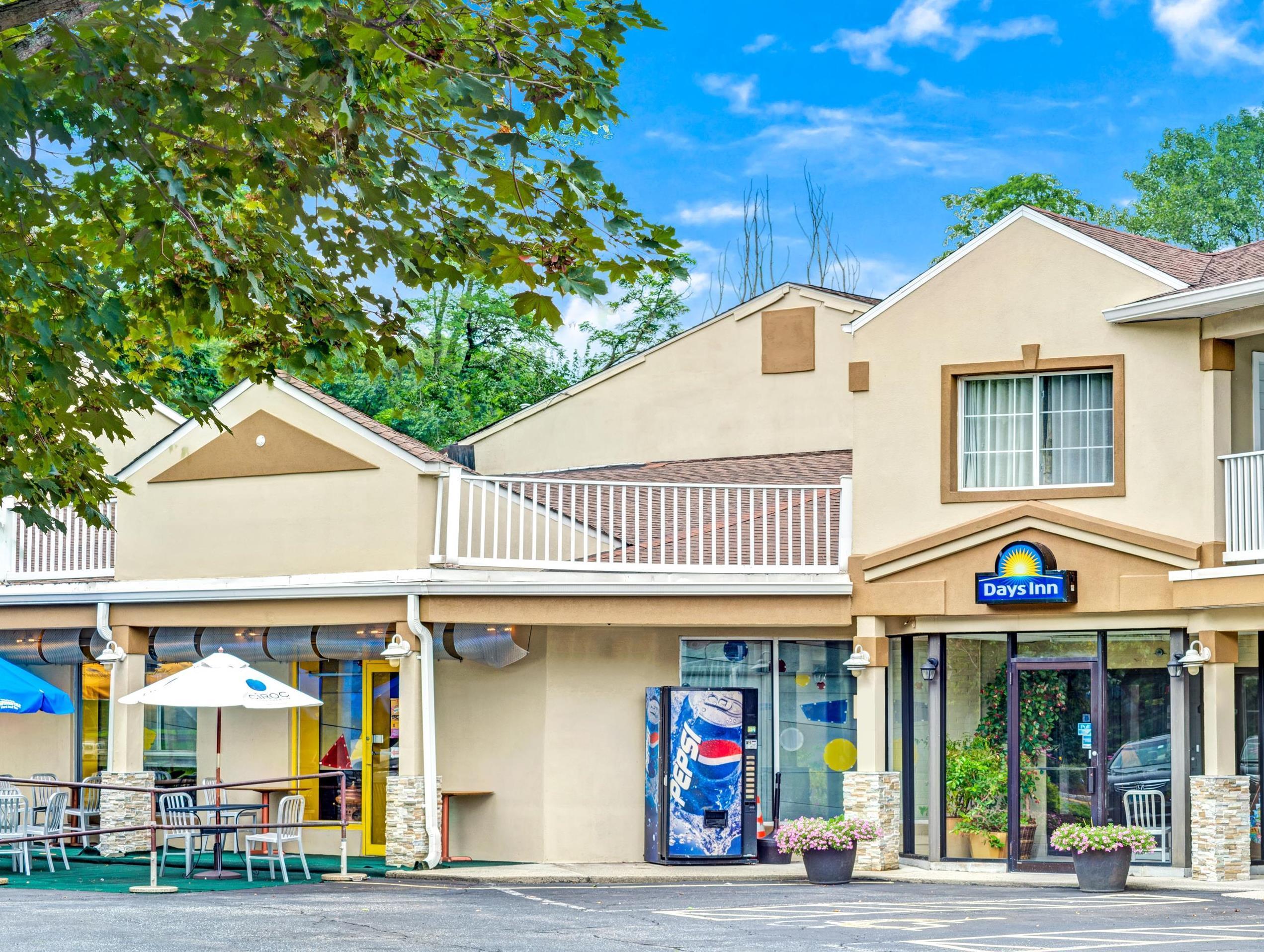 Days Inn By Wyndham Ridgefield Exterior foto